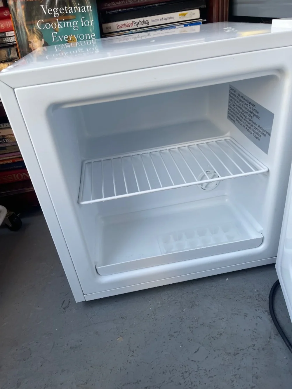 White Compact Mini Freezer - Picture 7 of 11